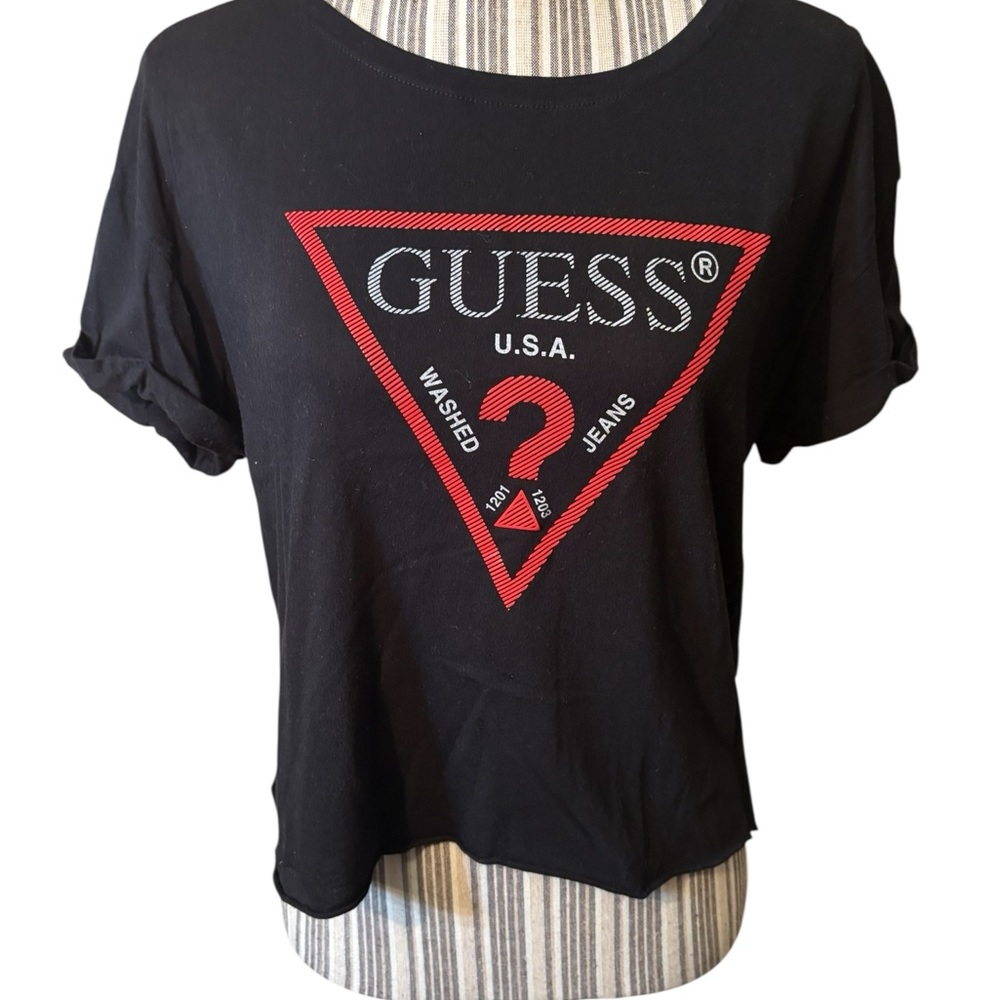 GUESS Tee Small Black Red Triangle Logo Cropped Short Fold-up Sleeves Crewneck